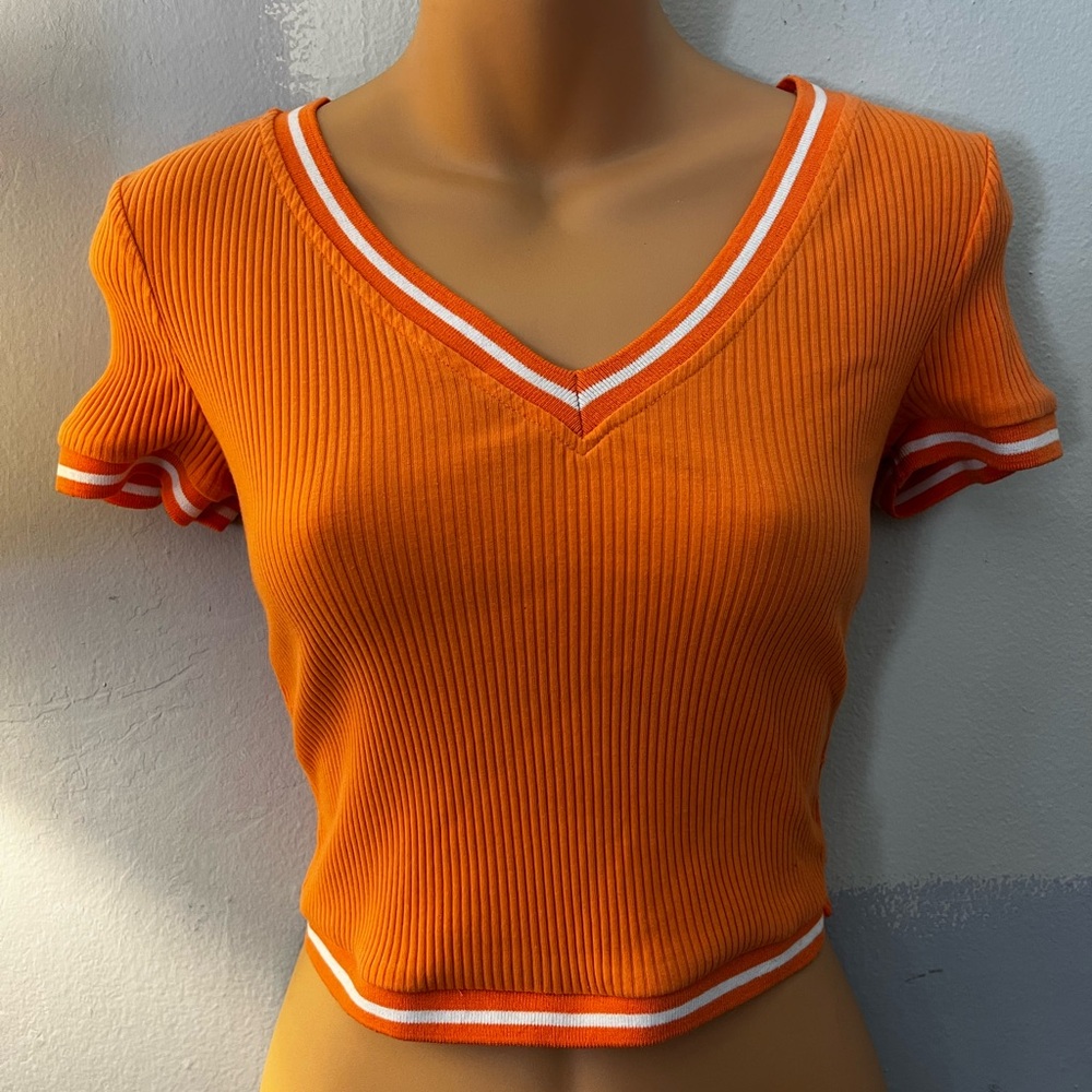 SHEIN Orange Ribbed V-Neck Crop Top